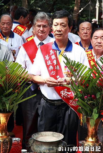 2011基隆中元祭-異國靈情法國公墓祭祀068.JPG