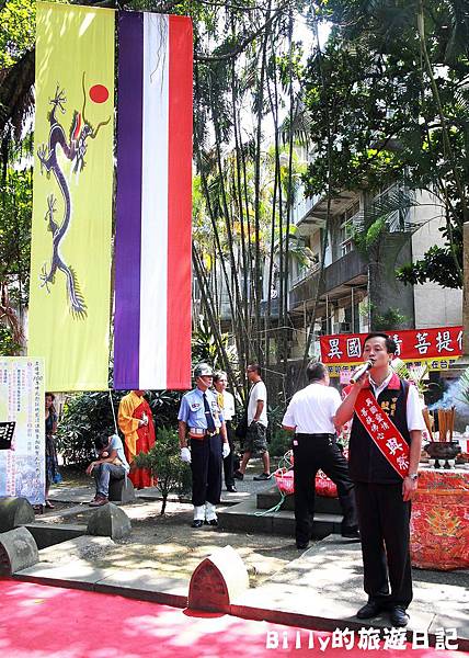 2011基隆中元祭-異國靈情法國公墓祭祀079.JPG