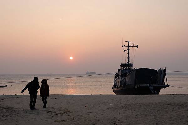 南竿馬港海邊的夕照，系列之一