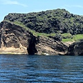 彭佳嶼南側突出部岩洞