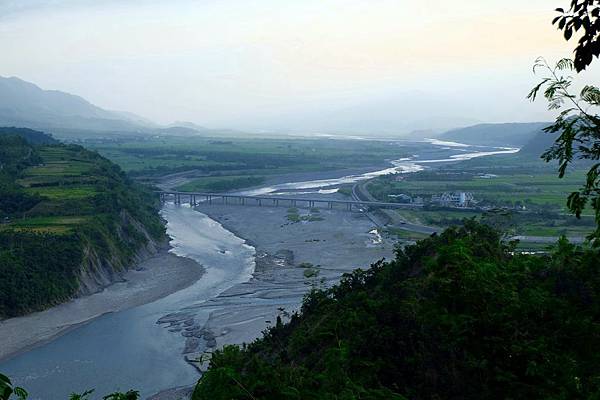 秀姑巒溪流經花東縱谷平原