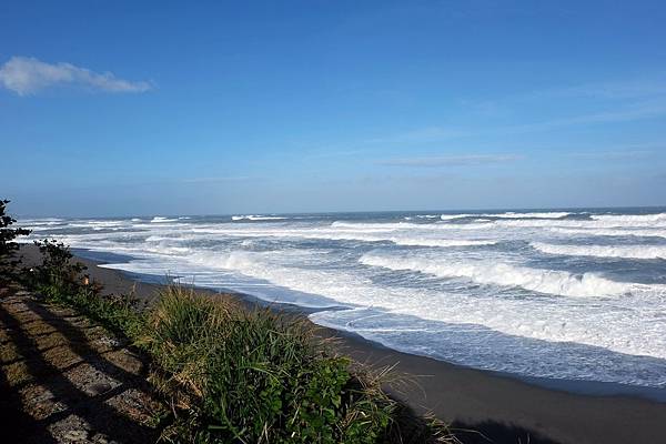 長濱地名由來？：海濱有長浪