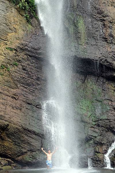 瀑布下修煉 瀑布下修煉