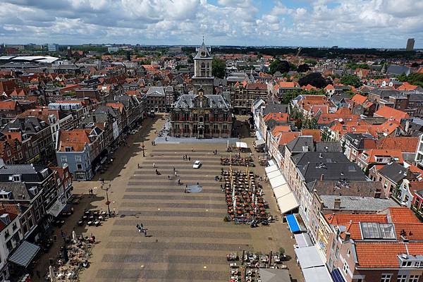 往西南眺望市集廣場