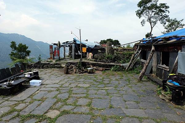 石板屋前廣場