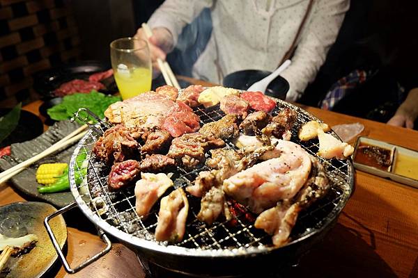 大阪美食「炭火燒肉力丸放題」 大阪美食「炭火燒肉力丸放題」