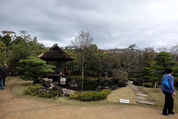 「築山池泉の庭」