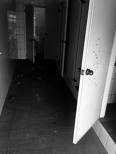 最後一間正對出入口