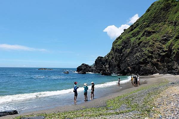 嬉遊玻璃海灘一景