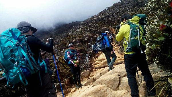 登沙巴神山途中一瞥