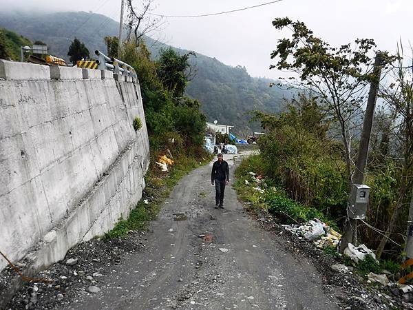 產業道路準備前往栗松溫泉下切入口