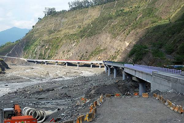 明霸克露橋