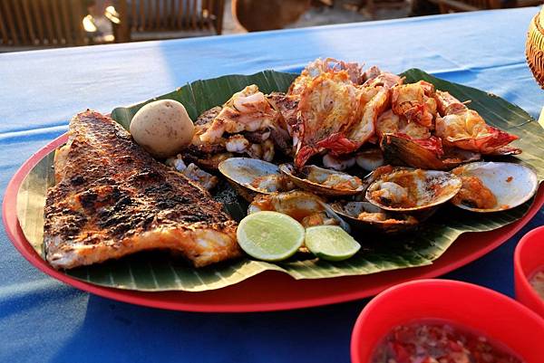 金巴蘭沙灘夕陽海鮮BBQ 金巴蘭沙灘夕陽海鮮BBQ