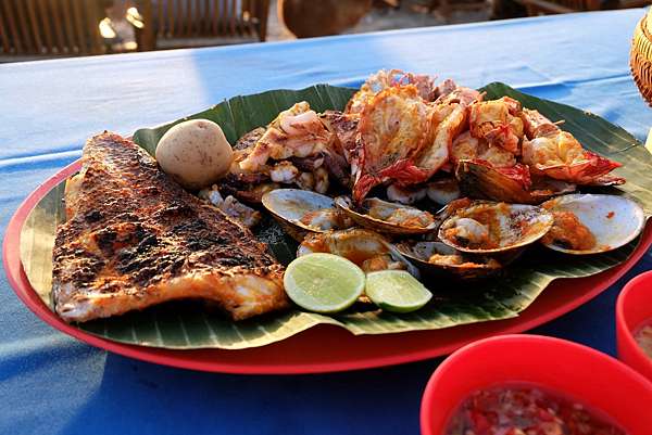 峇里島美食之旅 金巴蘭lia Cafe沙灘夕陽海鮮bbq 秘境探索研究社 痞客邦 峇里島美食之旅 金巴蘭lia Cafe沙灘夕陽海鮮bbq 秘境探索研究社 痞客邦