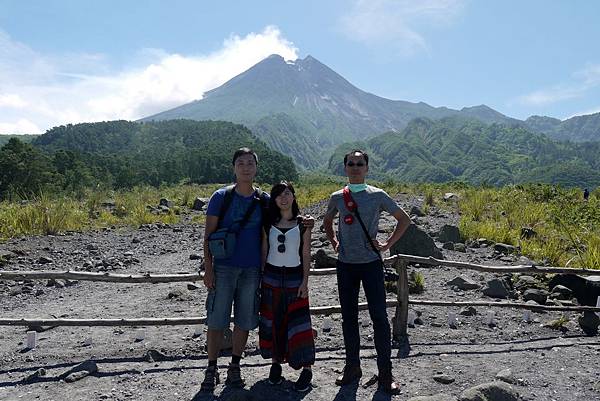 印尼日惹默拉皮火山合影 印尼日惹默拉皮火山合影