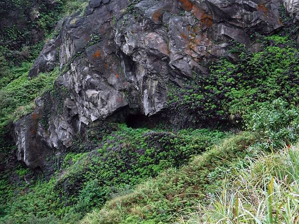 小錐麓遇小山洞