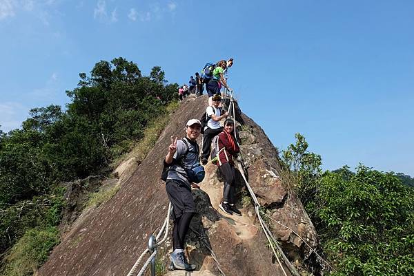 「險峻稜脊」留影