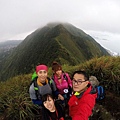 登雷霆峰與基隆山合影