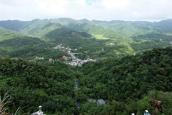 登頂孝子山眺望平溪小鎮