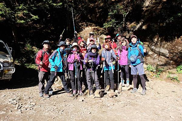 郡大林道登山口（0km，H2865m）