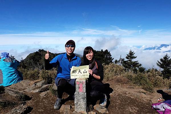 郡大山三角點（H3265m）留影