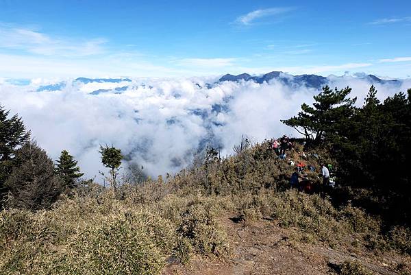 郡大山峰頂一景