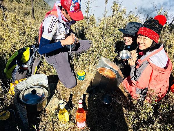 郡大山紮營午餐