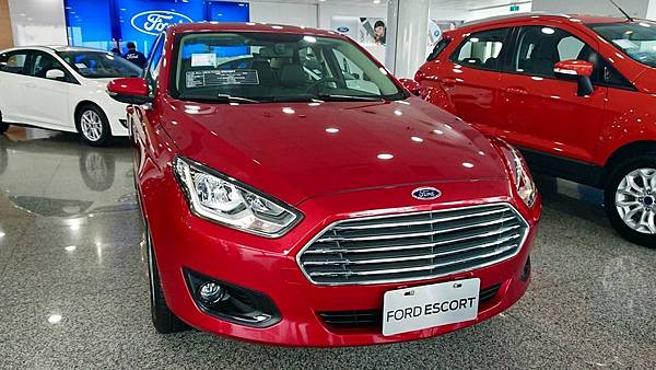 THE ALL-NEW FORD ESCORT車頭 THE ALL-NEW FORD ESCORT車頭