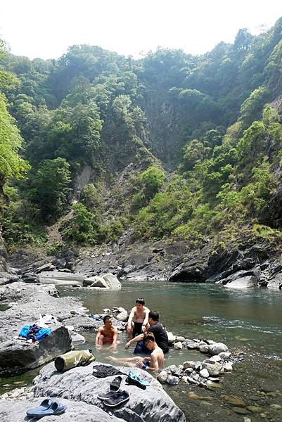 遇見泰崗野溪溫泉露天包廂泡湯之樂