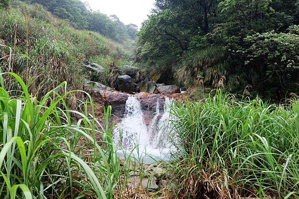 遇八煙溪小瀑布