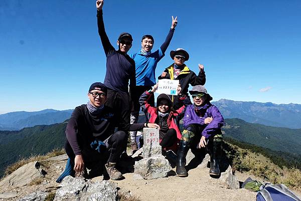 鈴鳴山三角點（2K，H3272m）合影