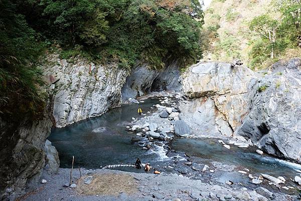 俯視雲海野溪溫泉河谷