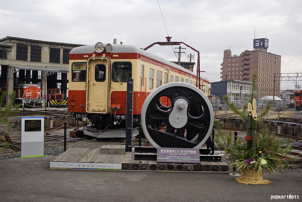 停在轉車台的展示車輛