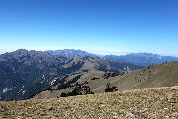 三叉山往北眺望風景