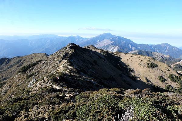 登向陽山步道回看風景