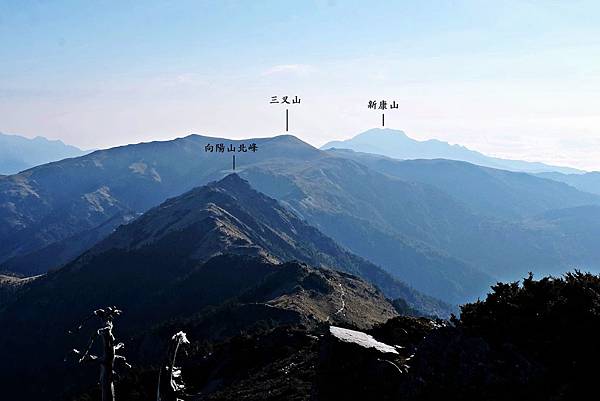 向陽山往東眺望風景