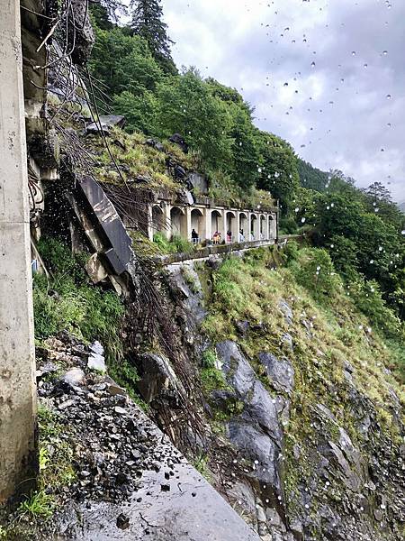 橫渡第1號明隧道崩塌處後往回看 橫渡第1號明隧道崩塌處後往回看