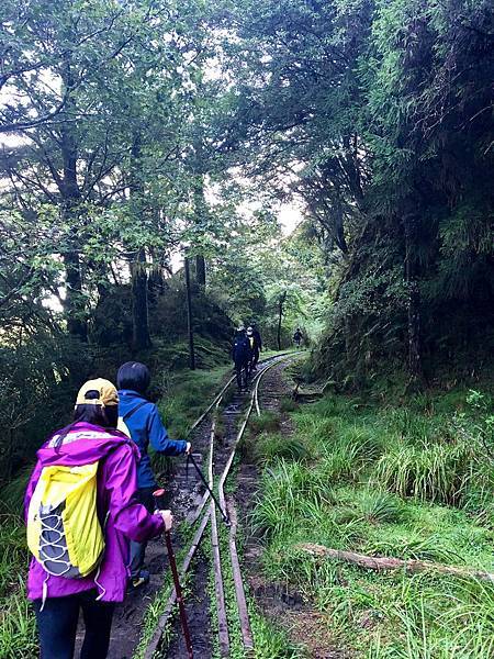 離開塔山車站繼續往北 離開塔山車站繼續往北