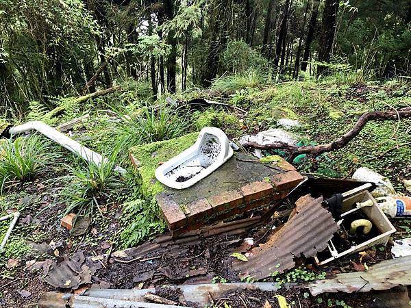 山林浴廁馬桶遺跡 山林浴廁馬桶遺跡