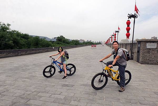 騎單車環遊西安城牆