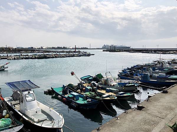 Fw: [遊記] 高雄永安石斑魚的故鄉。永新漁港
