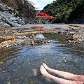 紅葉紅橋野溪溫泉泡湯