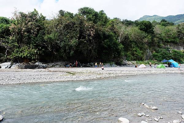 抵達「紅葉白池野溪溫泉」