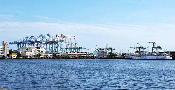 Fw: [遊記] 台灣漁港踏察筆記(10)高雄前鎮漁港