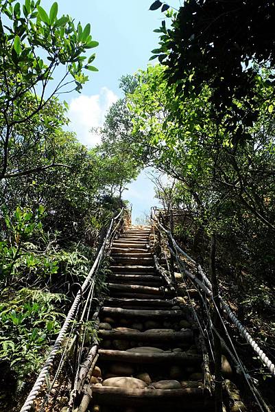 火炎山登山步道登2.4K觀景台