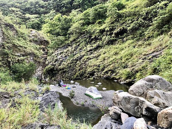 佳暮廢棄道路卡地給洋溪畔野營