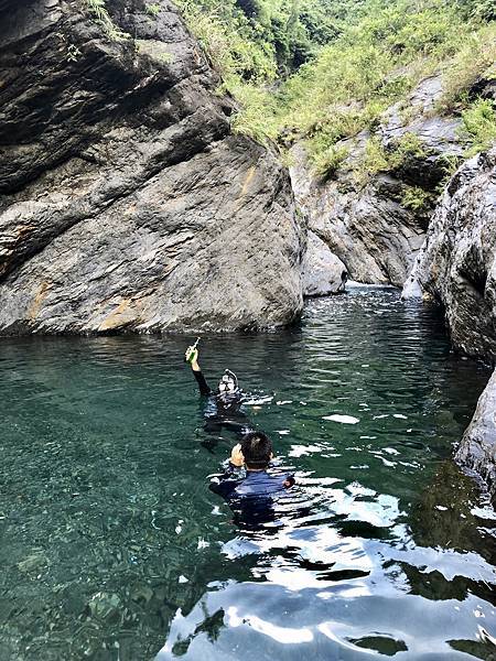 狹谷高壁河道深潭