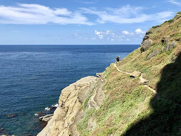 鼻頭角欄杆外岬崖秘徑一景