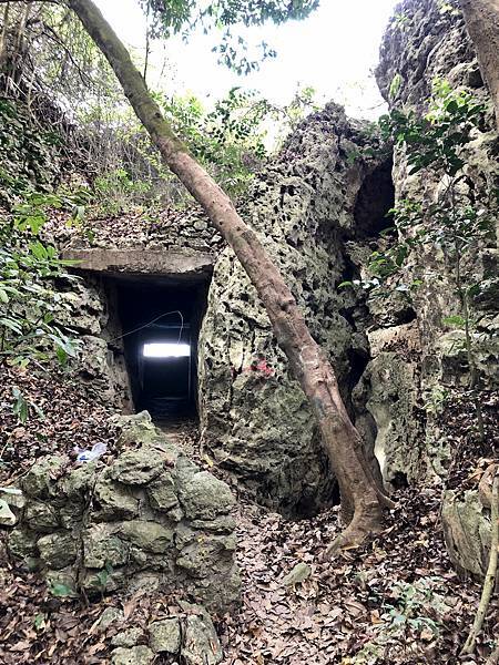 柴山「碉堡洞」入口