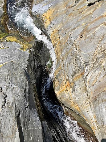 「蚯蚓坑」水道